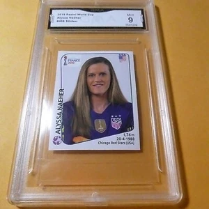 ALYSSA NAEHER USA 2019 PANINI WORLD CUP STICKER # 406 GRADED 9 L@@@K - Imagen 1 de 2
