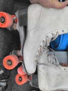Roller Derby Quad White Skates Womens Size 9 Urethane Wheels  - Picture 1 of 5