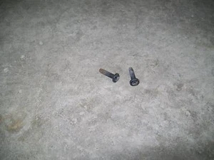 91-94 ? 91 Ford Explorer Tail Light Mounting Screws - Picture 1 of 1