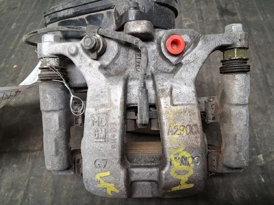 Pinza trasera izquierda conductor 85138730 para Chevrolet Suburban 1500 2025 3078755 Foto 1 de 4