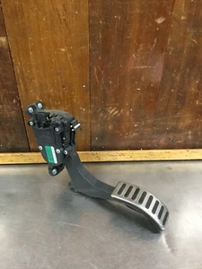 Audi TT MK1 • Pedal acelerador OEM. #6Q1 721 503 C. Usado. KQ377 - Imagen 1 de 12