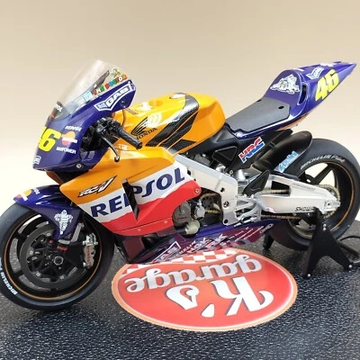 Tamiya 1/12 Honda Repsol RC211V 2002 Valentino Rossi #46 21001 Masterwork - Image 1 of 4