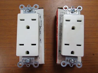 💥2) NEW PASS & SEYMOUR 15 AMP WHITE DUPLEX RECEPTACLE 250 VAC 26652-W - Image 1 of 4