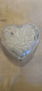 Home Beautiful Crystal Heart Box Candy Dish Glass Rose Jewelry Vintage - Picture 1 of 3