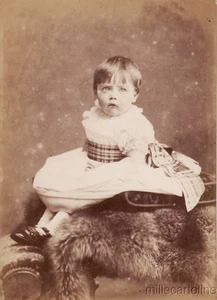 * CORPS DRAMATIQUE KNOLLS HOUSE - Cabinet Photo - Baby - Picture 1 of 1