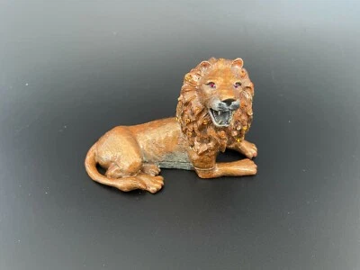 Caja de baratijas de león esmaltada y joya Rucinni con cristales de Swarovski Foto 1 de 4