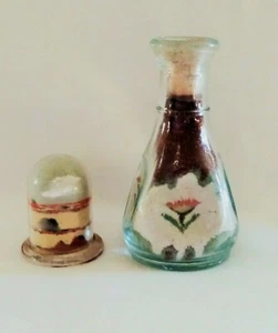 Vintage 1938 SOUTHWESTERN SAND ART BOTTIGLIE miniatura ~ caraffa a cupola ~ firmata L - Foto 1 di 12