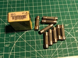 5 pcs Buss BAN-5 250V 5A Fuse Cartridges, New (8) - Picture 1 of 3