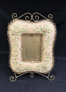 Marco Victoriano Artesanal Ovalado Bordado Flores Rosa sobre Tela - Imagen 1 de 12