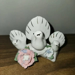 Drei Tauben thronen Keramik Figur weiß/goldrand Blume Vintage Stück - Bild 1 von 5