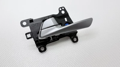 2016 2017 - 2021 HYUNDAI TUCSON FRONT LEFT SIDE INTERIOR INSIDE DOOR HANDLE OEM - Image 1 of 4