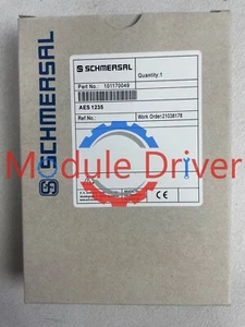 RELÉ DE SEGURIDAD SCHMERSAL AES1235 24VDC DE-42279 U4M - Imagen 1 de 6