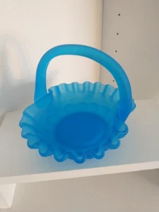Westmoreland Blue Satin Glass Basket Ruffled 207a Cl - Picture 1 of 9