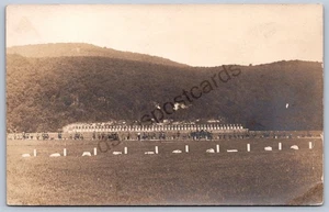 K40/ Peekskill New York RPPC Postkarte c10 Ziel Soldaten Gewehrstand 453 - Bild 1 von 2