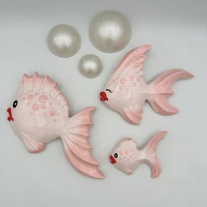 Anthropomorphic Chalkware Fish Family Kitschy Kitsch Wall Plaque VTG Style - Picture 1 of 2