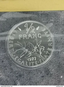 1/2 FRANC 1977 FRANCE - FDC - SCELLEE ISSUE DU COFFRET - Picture 1 of 1