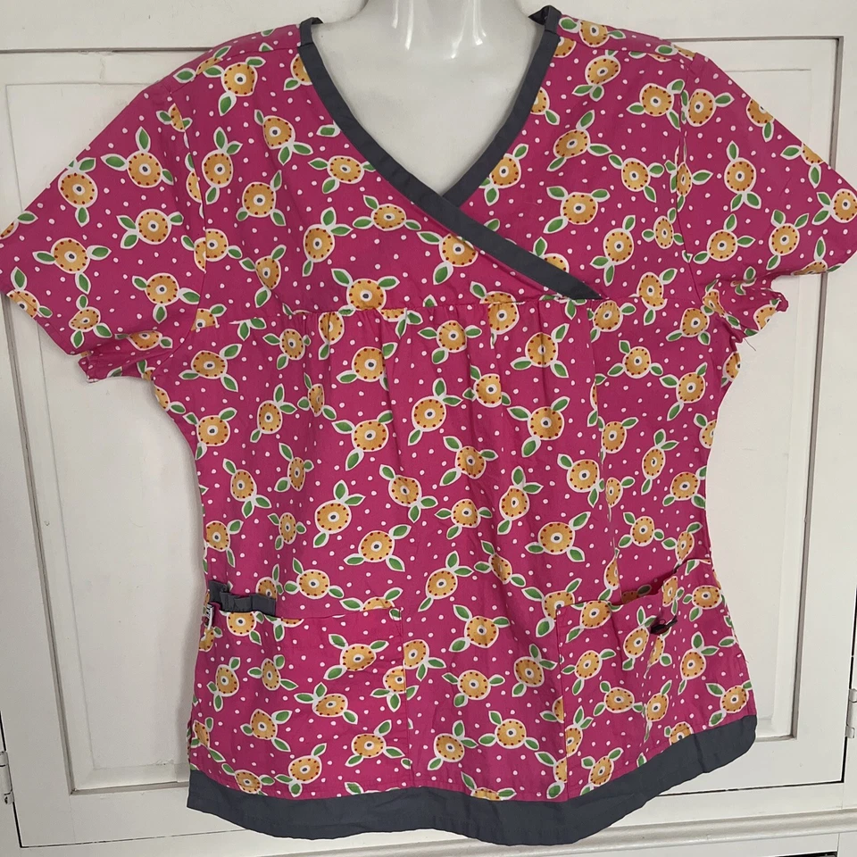 Camisa Médica Mary Engelbreit Rosa Amarillo Flores Mediana Enfermera Usada en Excelente Condición Foto 1 de 4