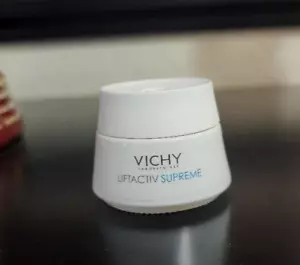 VICHY LiftActiv Supreme Anti-Wrinkle/Firming Correcting Care 0.51oz NWOB + GIFT! - Picture 1 of 2