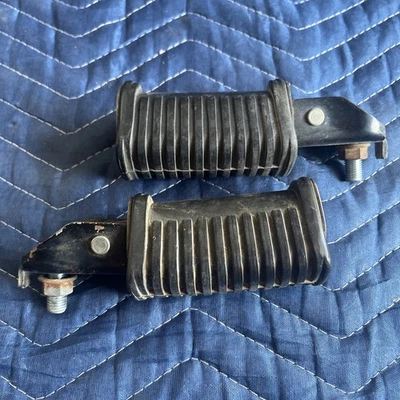 Yamaha XS850 1980 1981 especial XS850S estriberas triple pasajero reposapiés Foto 1 de 3