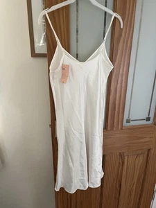 BHS Reversible Deslizamiento Completo Chemise Crema 10 V Cuello O Cuello Redondo - Imagen 1 de 4