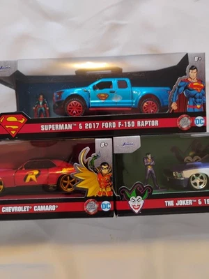 8pcs- Exclusive Hollywood Rides-Superman, Batman, Robin, The Joker Figures - Image 1 of 4