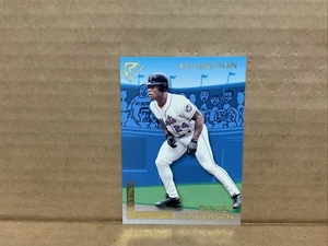 2000 Topps Gallery Exhibits #GE16 Rickey Henderson - Picture 1 of 5