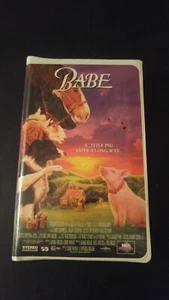 BABE Sealed Clamshell VHS MCA Universal Vintage 1995 Talking Pig James Cromwell - Picture 1 of 6