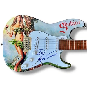 Chitarra firmata Shakira grafica personalizzata JSA COA fissazione orale fianchi non mentire - Foto 1 di 3