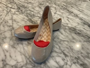 Glänzend Champagner Stoff Obermaterial Ballerinas 7,5M Neu - Bild 1 von 2