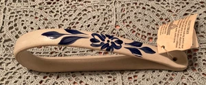 Williamsburg Pottery Gray/Blue Flower Salt Glazed Towel Holder - Picture 1 of 4