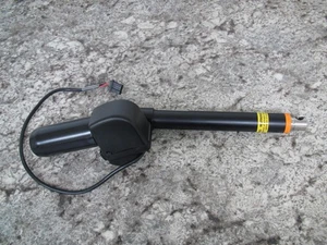 Nuevo actuador de reposapiés eléctrico para silla de ruedas Permobil / REAC 319714 / 82520015 / RE25 - Imagen 1 de 3