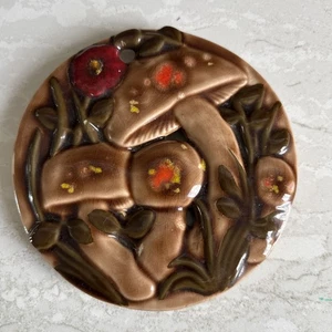 "Remache colgante de pared de cocina Arnels Mushrooms 1973 de colección 6,75"" esmalte por goteo hecho a mano" - Imagen 1 de 8
