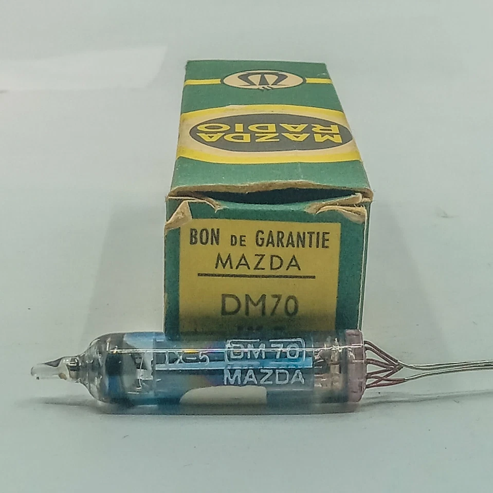 NOS 全新带盒 MAZDA DM-70 魔术眼/ — 第 1/1 张图片