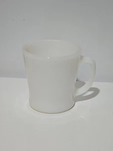 Vintage Fire King Kaffeebecher weiß Milchglas "D" Henkel keine Chips oder Risse - Bild 1 von 4