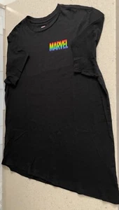 Camiseta Disney Marvel Adulto Negra XL Colección Orgullo Manga Corta Camiseta Arco Iris - Imagen 1 de 3