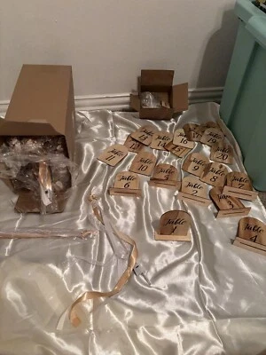 Combo de 60 varitas brillantes LED + marcadores de mesa de madera #1-20 para boda Foto 1 de 4