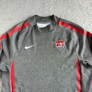 NUEVA Camisa Nike Para Hombres Gris Medio Atlética Top Equipo EE. UU. Fútbol Dri-Fit Fútbol - Imagen 1 de 14