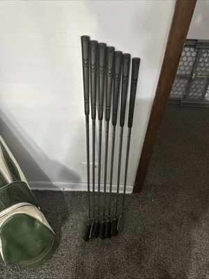 wilson k28 mens right handed golf iron set 3-9 iron - Image 1 of 4