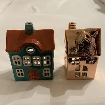 2 BRAND NEW CERAMIC “TEA LIGHT HOUSES.”.  ONE SHUDEHILL. DETAILS IN DESCRIPTION. - Image 1 of 4