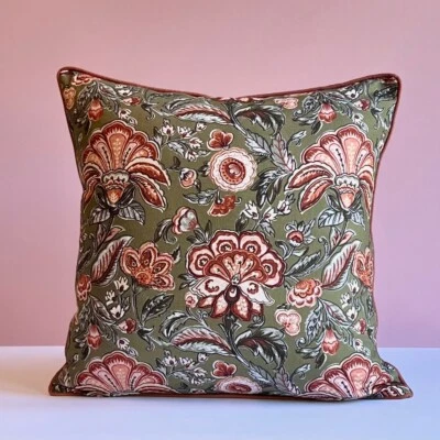 Funda de almohada de tela de diseño de alta gama Batik Forest 22 x 22 nueva con etiquetas Foto 1 de 4