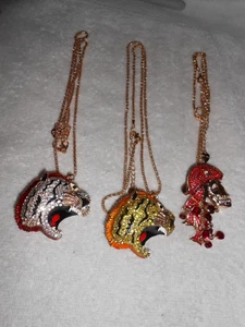 3er Set Betsey Johnson Katzen Tiger Pirat Anhänger Kette Halskette - Bild 1 von 2