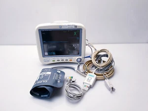 GE Dash 4000 Patientenüberwachungsmonitor Überwachungsmonitor mit SpO2, NiBp - Bild 1 von 1