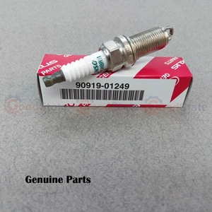 Genuine Lexus IS300 GSE37 GSE22 IS300 c GSE22 3.0 Petrol 3.5 Petrol Spark Plug - Picture 1 of 3