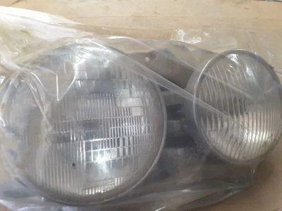 77 78 79 80 MERCEDES 280E R. HEADLIGHT 123 TYPE 280CE 280E 63927 - Image 1 of 2