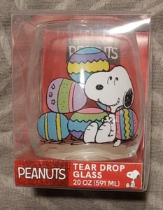 NEW Peanuts Snoopy Easter Egg Tear Drop Glass 20oz Wine -BxShelf - Picture 1 of 2