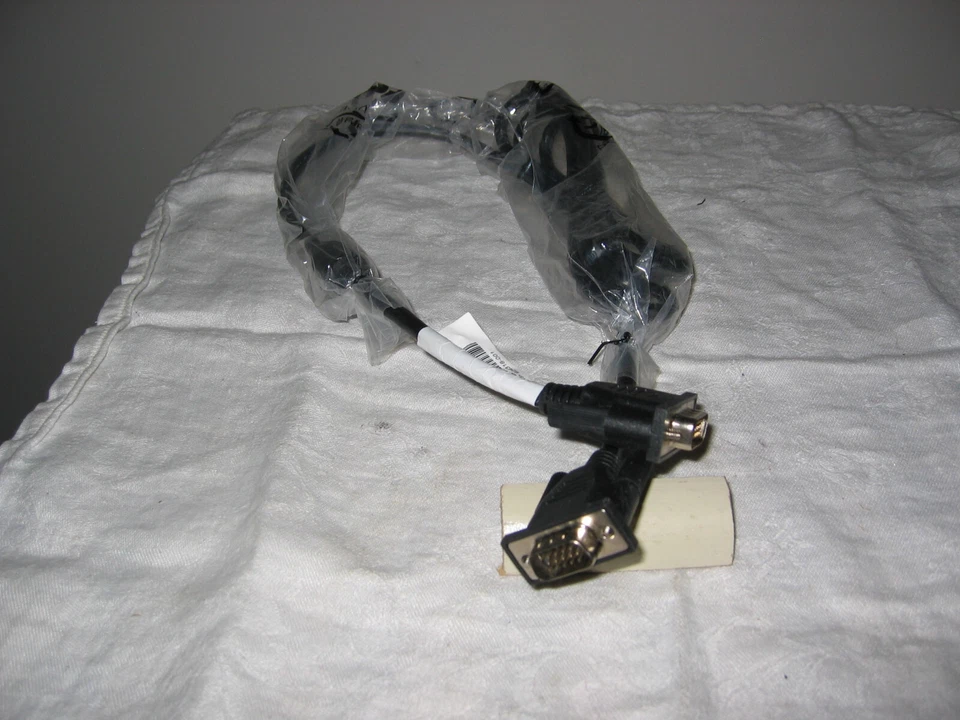 HP Hewlett Packard 5 Foot VGA Monitor Cord Cable Black 15-pin D-sub 924318-001