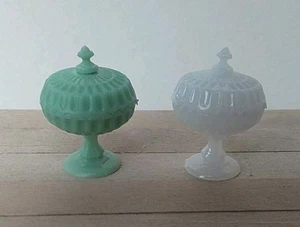 Platos y tapas de caramelo de crisnbón miniatura para casa de muñecas vidrio de leche y jadita escala 1:12 - Imagen 1 de 4