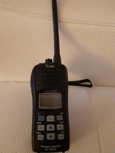 Icom IC-M33 Buoyant VHF Marine Transceiver - Picture 1 of 13