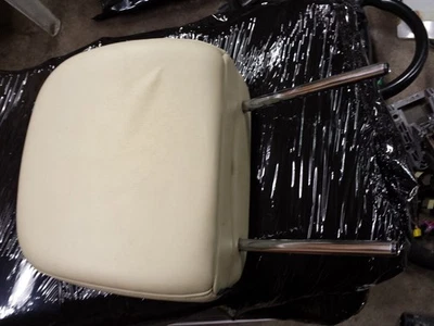 INFINITI G35 SEDAN 前座 HEADREST 左右 原始设备制造商 2005 - 2006 — 第 1/2 张图片