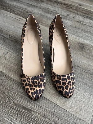 Zapatos de tacón alto Bandolino para mujer con estampado de leopardo talla 8 M Foto 1 de 4
